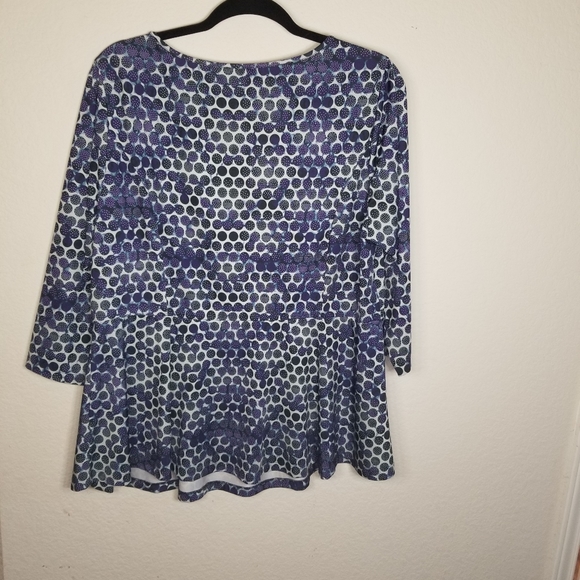 Top - Picture 2 of 2